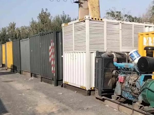 惠东200KW柴油发电机机组每小时油耗是多少？